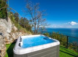 Casa Luci relax, jacuzzi and breathtaking view, huoneisto kohteessa Praiano