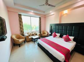 Grand continental @ Har ki Pauri Haridwar, hotel s 3 zvjezdice u gradu 'Haridwār'