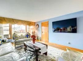 Oak Lawn Apartment about 2 Mi to Ford City Mall!
