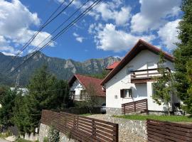 Rustic House Busteni, villa in Buşteni