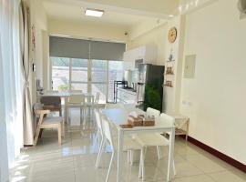 Hourlight Homestay, ξενοδοχείο σε Ch'iung-lin