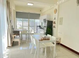 Hourlight Homestay