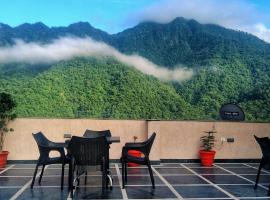 Back Stayz Hostel, hotell i Rishīkesh