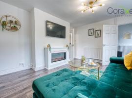 3 Bedroom Luxe Living for Contractors and Families by Coraxe Short Stays, hotel en Dudley