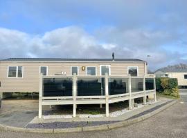 Trecco bay caravan hire 4 bedrooms sleeps 10, kisállatbarát szállás Porthcawlban