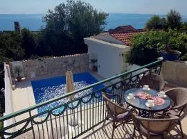 Villa Stella Podgora with heated pool