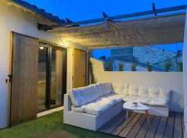 Charmante maison en pierre-TAVEL, holiday rental in Tavel
