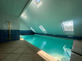 Magnificent villa in Filot with indoor pool, lacný hotel v destinácii Filot