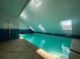 Relaxing Villa with Pool