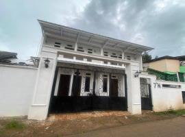 ๋ฐํญ์ ์์นํ ํธํ
EXPRESS O 92147 Nia Residence