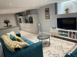 Entire 2 Bed Flat With Garden, Located Near Beach
