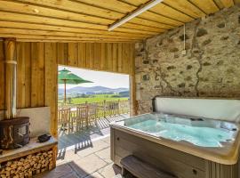 Mill House with Hot Tub, hotel di Cray