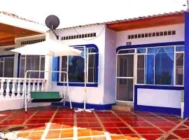 Acogedora casa condominio con piscina en Girardot