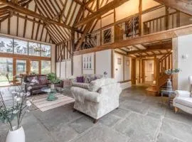 Dorney,Windsor Family Getaway with Hot Tub