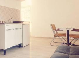 Casita cerca de T1 y T2 del aeropuerto y Foro Sol, hotel a Ciutat de Mèxic