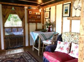Field Hut, Hotel in Wadebridge