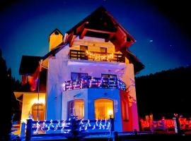 Blue Sky, hotel in Buşteni