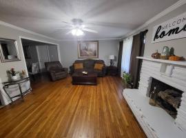 1. Lakeview home in Beautiful Guntersville, holiday home in Guntersville