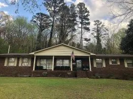 2. Beautiful lakeview home in Guntersville