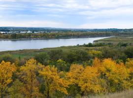 Holiday Inn Express Hotel & Suites Bismarck by IHG, ξενοδοχείο κοντά στο Αεροδρόμιο Bismarck - BIS, Bismarck
