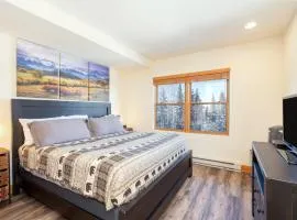 Bear Creek Lodge 309B by Alpine Lodging Telluride