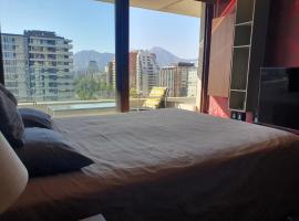 Habitación con baño privado, guest house in Santiago