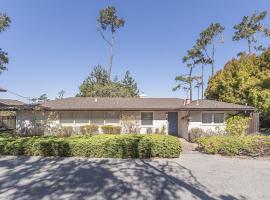 3786 Adobe by the Sea home, hotel in Pebble Beach