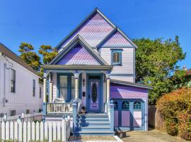 3792 The Lavender House home: Pacific Grove şehrinde bir tatil evi
