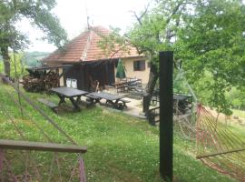 Holiday Home Vila Kikovi, недорогой отель в городе Dragolj