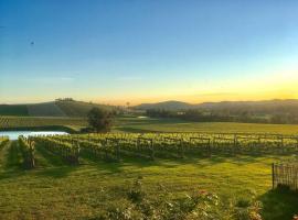 Mount Hope Estate Vineyard، فندق في Dixons Creek