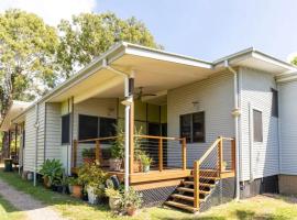 Eagles Nest Two Bed Home Nudgee Beach, casa a Brighton