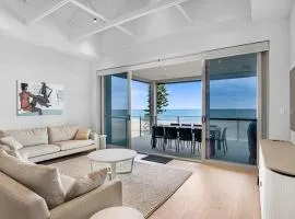 Moana Esplanade - Pure Beach Front 3 Bed Apt