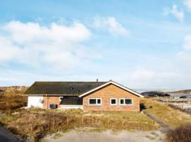 10 person holiday home in Henne, semesterboende i Henne