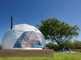 The Dome at Mid Auchengowan, luxury tent in Lochwinnoch