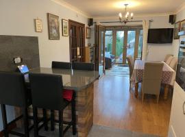 Dyffryn Taf - spacious 3 bedroom bungalow close to amenities, dovolenkový dom v destinácii St Clears