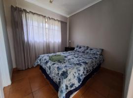 Woodhills Guest house, hotel in Piet Retief