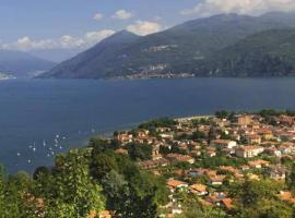 Charming Home by Lake with Scenic Trails、Maccagno Inferioreのホテル