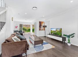 AirCabin - Norwest - Luxury Lovely - 4 Beds House, allotjament vacacional a Baulkham Hills