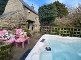 Jacks Cottage, Curbar, hotel with jacuzzis in Curbar