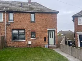 Fully Serviced Three Bed House in Durham