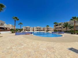 Mermaid Holiday Apartments: Mandria şehrinde bir otel