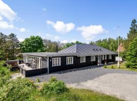 Awesome Home In Nrre Nebel With Kitchen, luxury hotel in Nørre Nebel