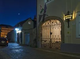 Demetrovics Udvarház