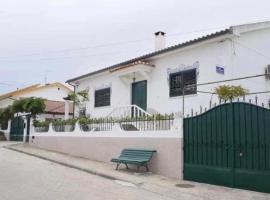 Casa de Azzancha, cheap hotel in Azinhaga