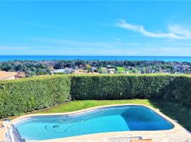 Villa piscine avec magnifique vue mer panoramique, vila v destinácii Biot