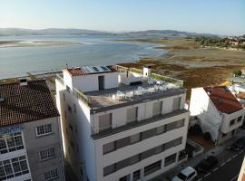 Apartamentos O Grove Awa Bay: O Grove'de bir otel