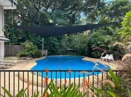 3 Bedroom House in Arcadia with huge Pool and Wifi 'Brookehaven'