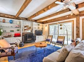 West Cornwall Cabin about 4 Mi to Covered Bridge!, hotel que admite mascotas en West Cornwall