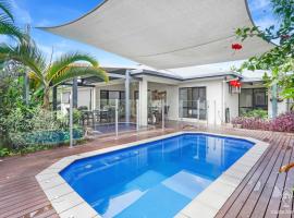 Driftwood House - Home from Home in Kewarra Beach, hotel with pools in Kewarra Beach