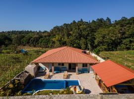 Sunflower village villa girasoles, hótel í Jarabacoa